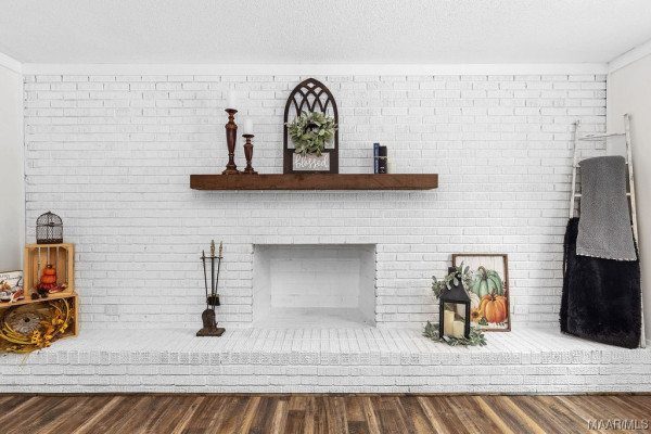 3740 County Road 32 .