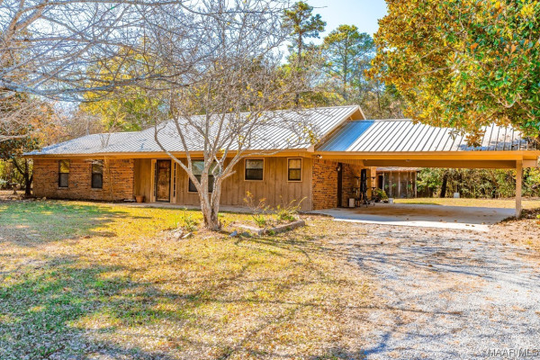 390 County Road 423 .