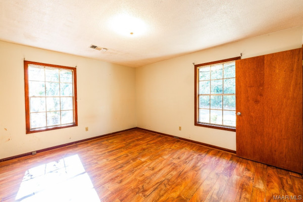 390 County Road 423 .