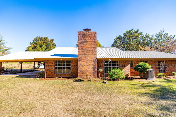 390 County Road 423 .
