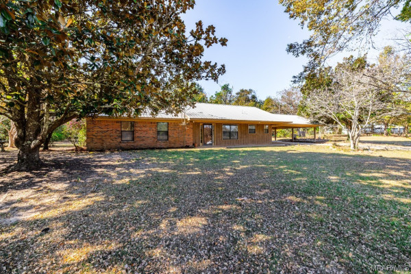 390 County Road 423 .