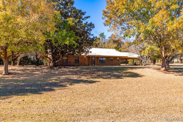 390 County Road 423 .
