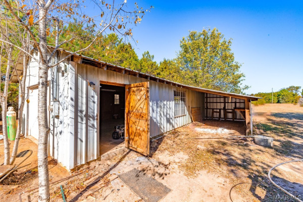 390 County Road 423 .