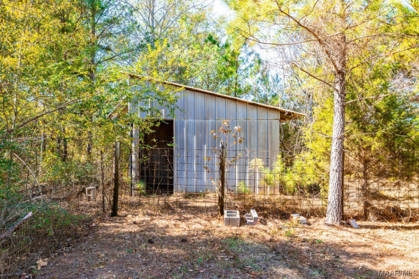 390 County Road 423 .