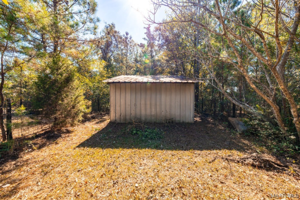 390 County Road 423 .