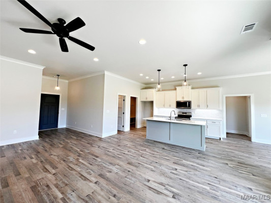 10 Village Way