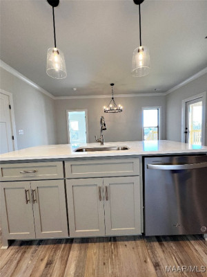 6 Village Knoll