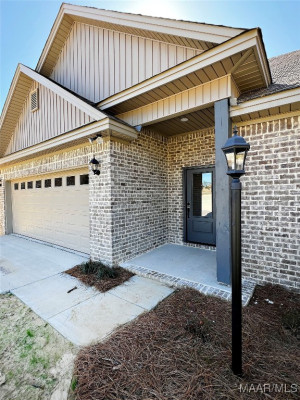 6 Village Knoll