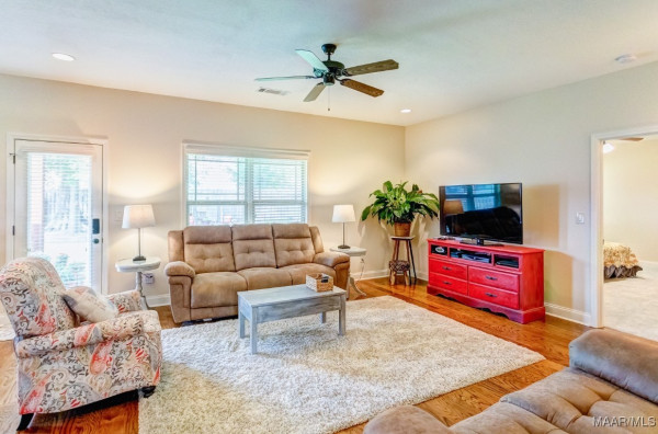 44 N ONYX Court