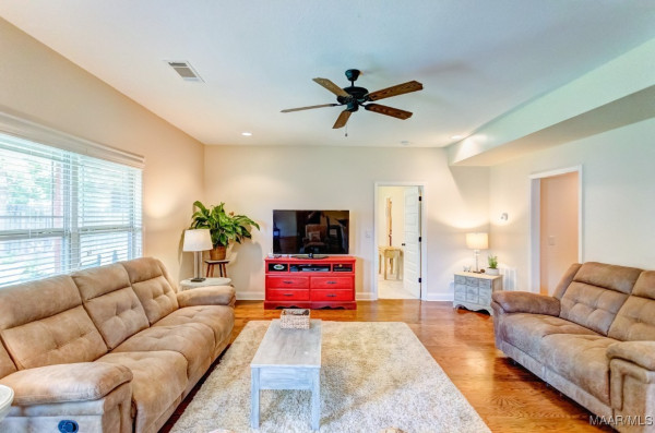 44 N ONYX Court