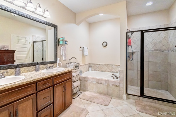 44 N ONYX Court