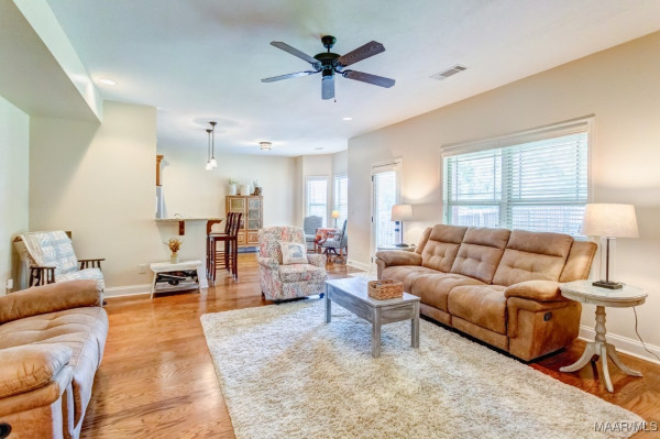 44 N ONYX Court