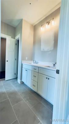 300 Avenue Of Learning .