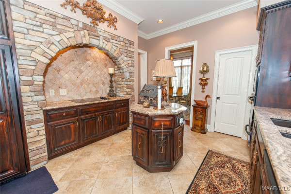 3669 Oak Grove Circle