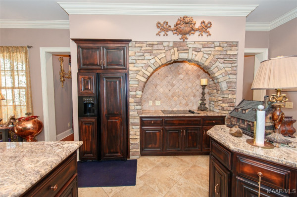 3669 Oak Grove Circle