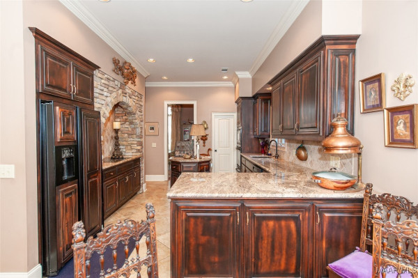 3669 Oak Grove Circle