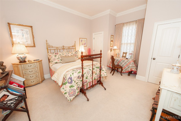 3669 Oak Grove Circle