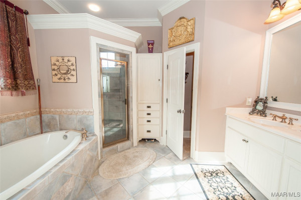 3669 Oak Grove Circle