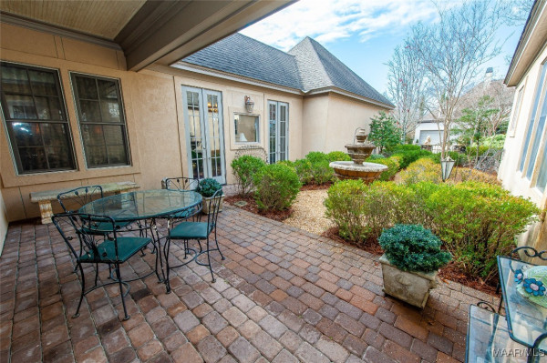 3669 Oak Grove Circle