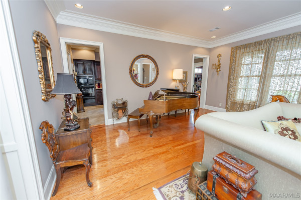 3669 Oak Grove Circle