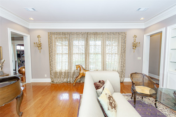 3669 Oak Grove Circle