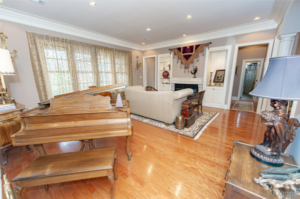 3669 Oak Grove Circle