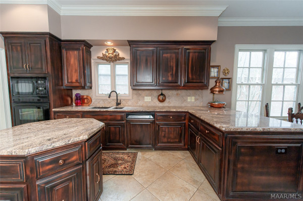 3669 Oak Grove Circle