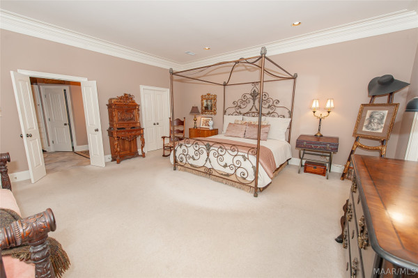 3669 Oak Grove Circle