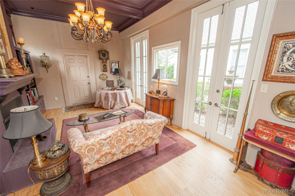 3669 Oak Grove Circle