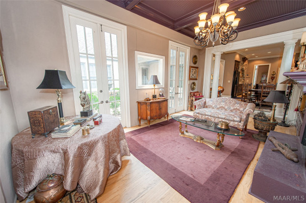 3669 Oak Grove Circle