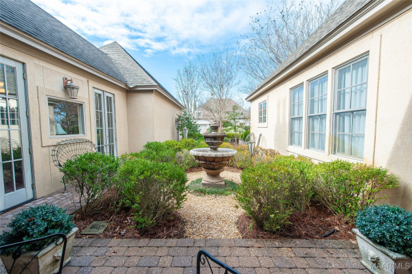 3669 Oak Grove Circle