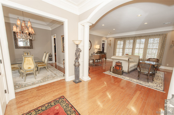 3669 Oak Grove Circle