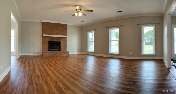 742 SUMMER Lane