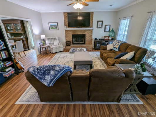 742 SUMMER Lane