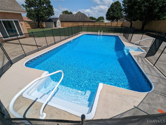 742 SUMMER Lane