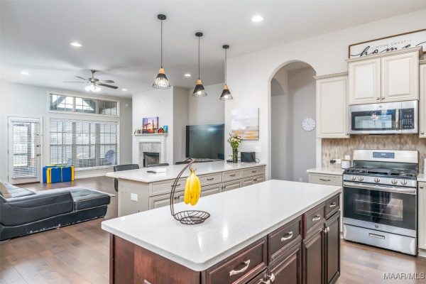 9290 CRESCENT LODGE Circle
