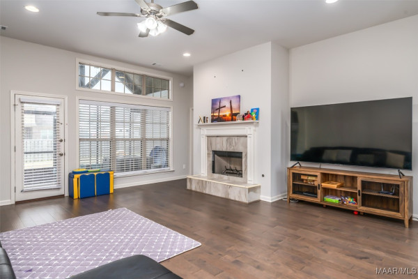 9290 CRESCENT LODGE Circle
