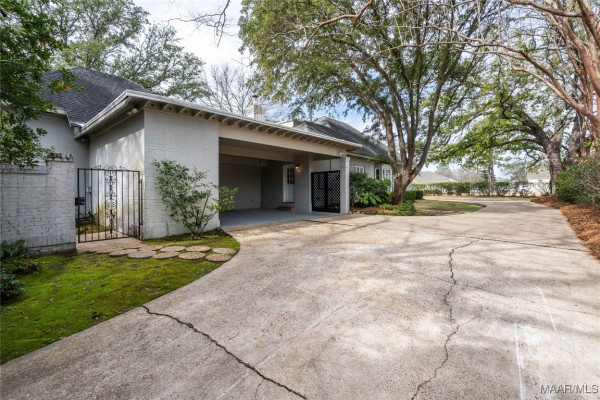 2740 Fernway Drive