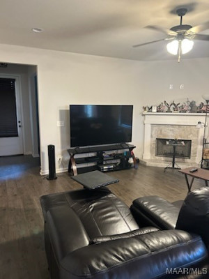 416 Lismore Place