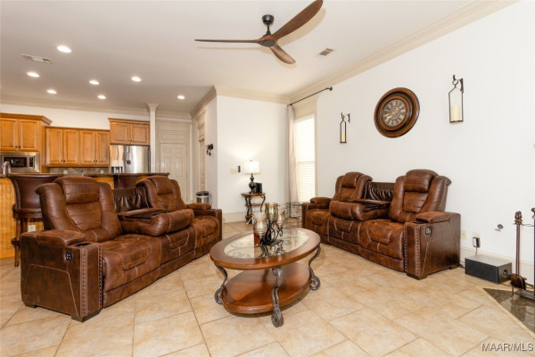 8436 ROCKBRIDGE Circle