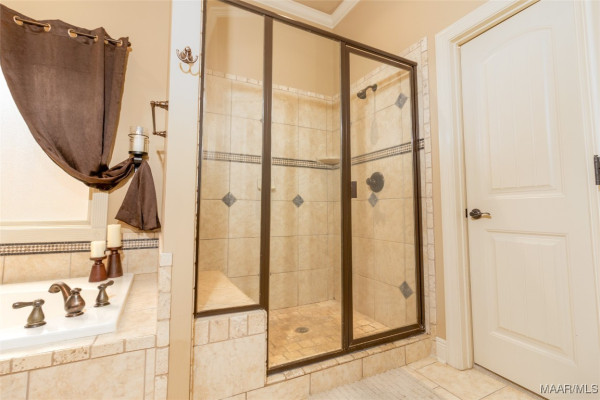 8436 ROCKBRIDGE Circle