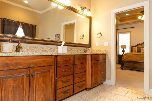 8436 ROCKBRIDGE Circle