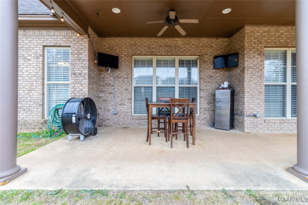8436 ROCKBRIDGE Circle