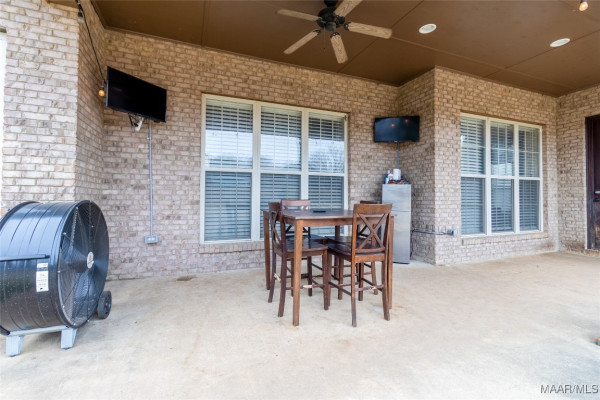 8436 ROCKBRIDGE Circle
