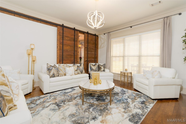 8436 ROCKBRIDGE Circle