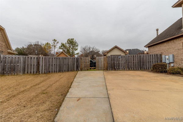 8436 ROCKBRIDGE Circle