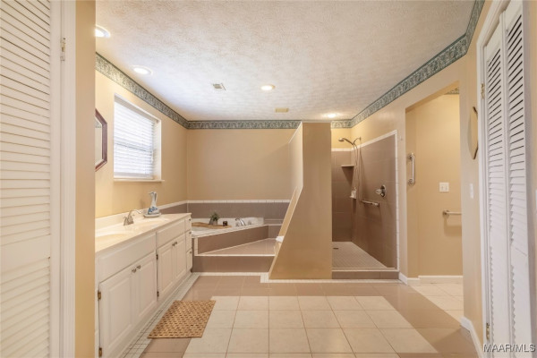 5510 Willow Bend Drive