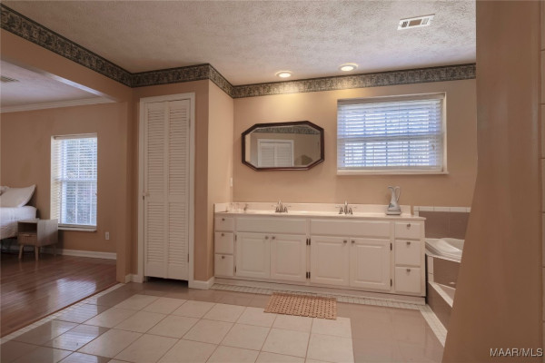 5510 Willow Bend Drive