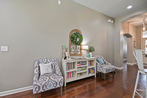 9108 Crescent Lodge Circle