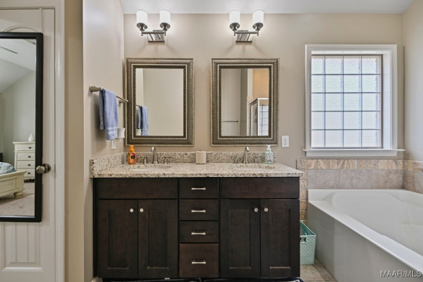 9108 Crescent Lodge Circle